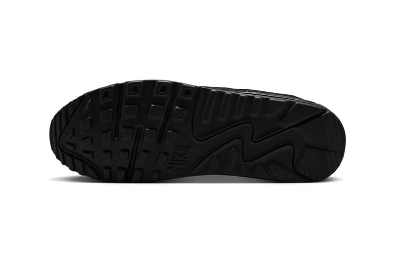 Nike Air Max 90 Preps Early for Halloween DO6706-010 Black/Orange swoosh retro sheos