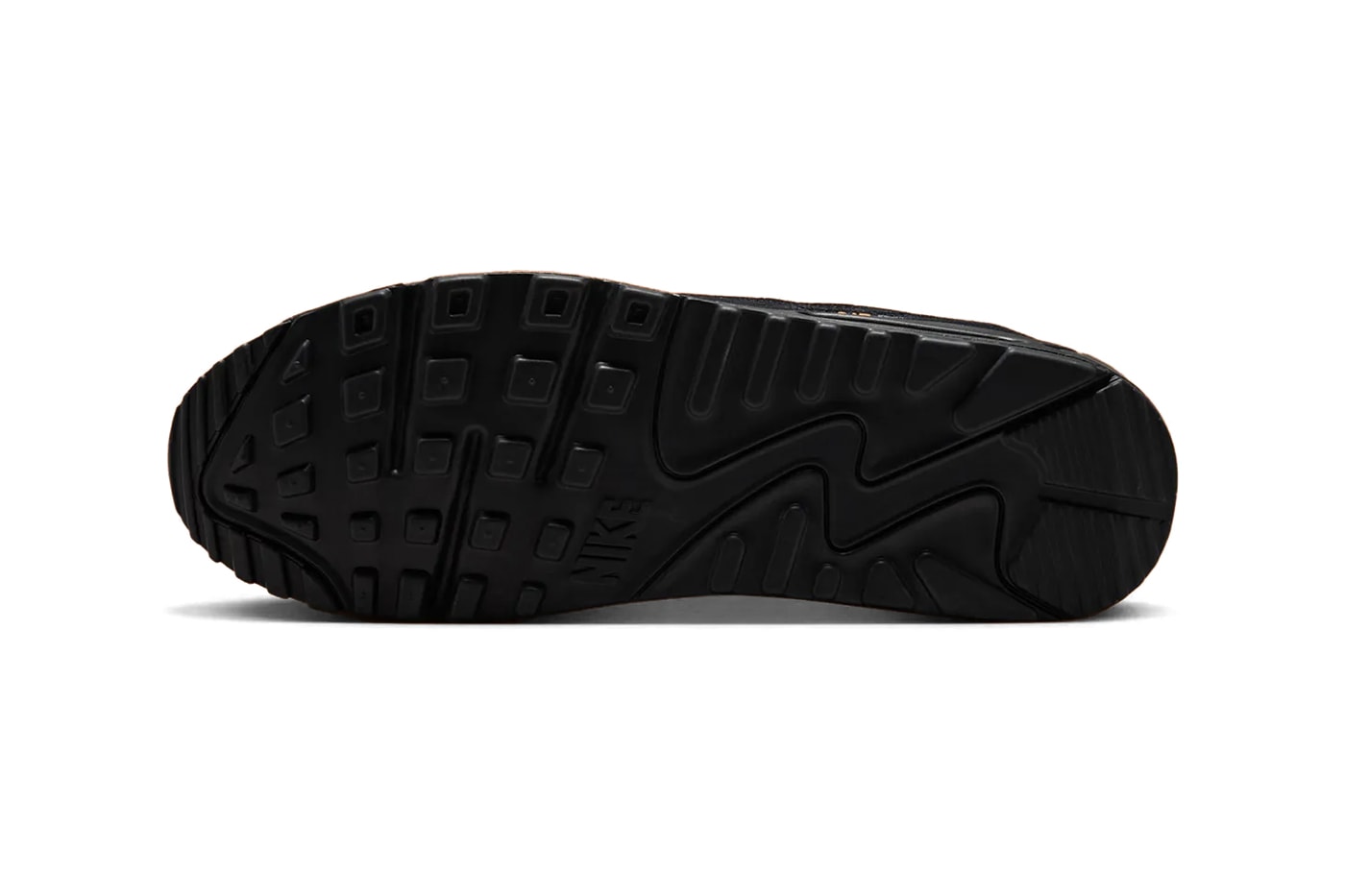 Nike Air Max 90 Preps Early for Halloween DO6706-010 Black/Orange swoosh retro sheos