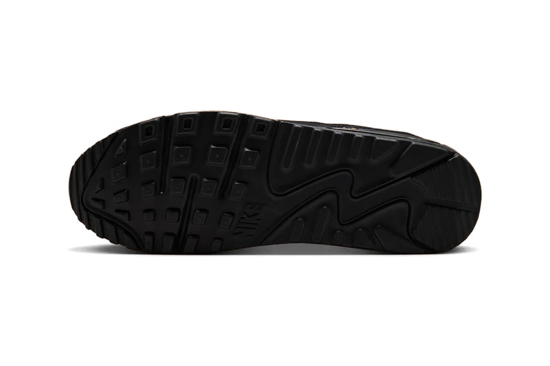 Nike Air Max 90 Preps Early for Halloween DO6706-010 Black/Orange swoosh retro sheos