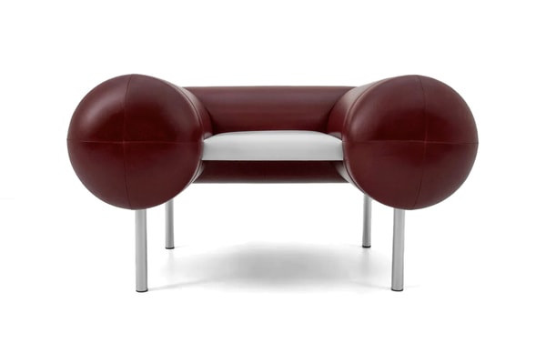 Kouros Maghsoudi Hug Chair NYCXDesign 2025 debut \ Info furniture design