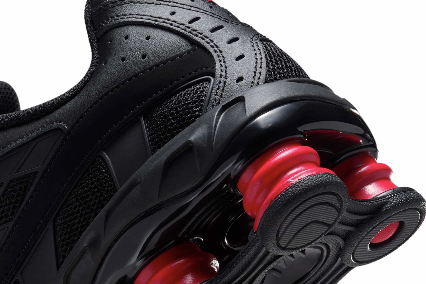 Nike Shox Ride 2 "Bred" II7635-001 Release Info Black/University Red-Medium Ash-Metallic Silver june 2025 retro futurism 
