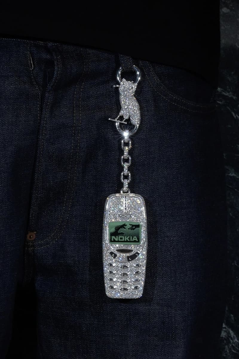 Drake Ice Chain Closer Look Alex Moss NY Drake SSS4U Nokia Chain | Hypebeast