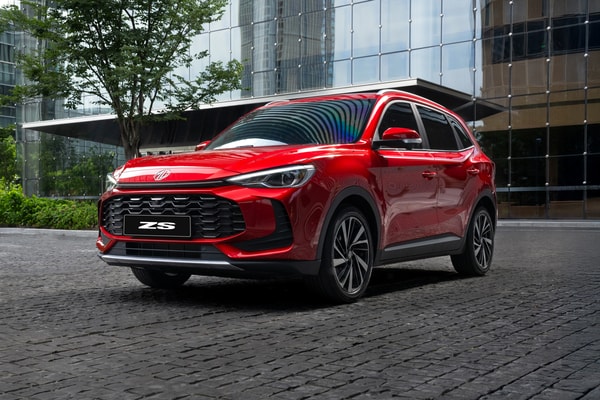 MG Motor zs suv middle east launch compact 18 inch alloy wheels safety advanced cruise control technology 360 camera powertrain drive modes 