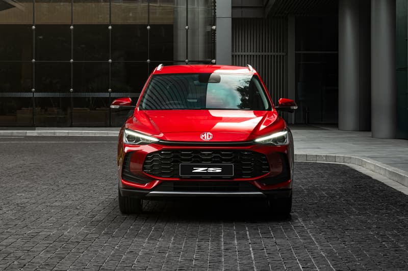 MG Motor zs suv middle east launch compact 18 inch alloy wheels safety advanced cruise control technology 360 camera powertrain drive modes 