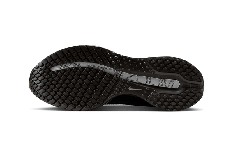 Nike Pegasus Premium Surfaces in "Black/Metallic Silver" HQ2592-005 air zoomx reactx foam 