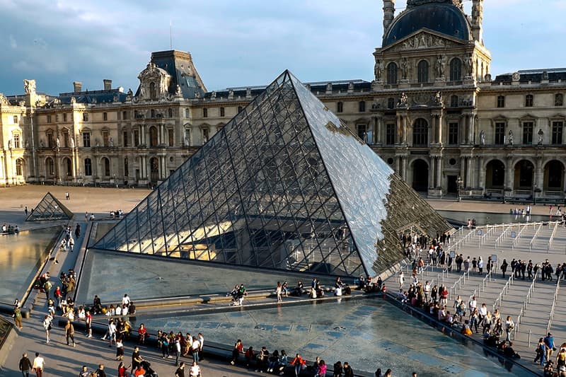 Louvre Closed Staff Protest strike Overtourism