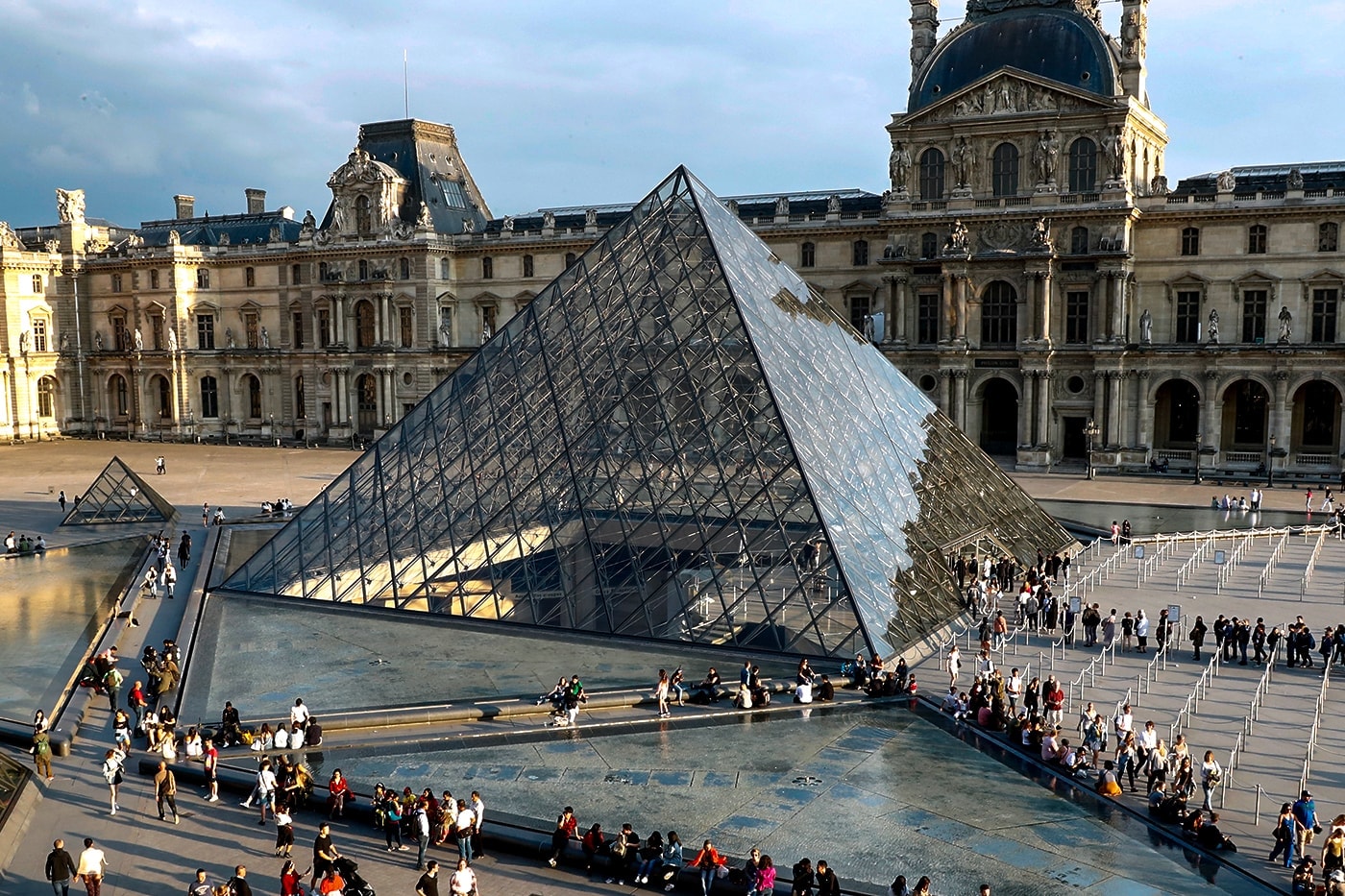 Louvre Closed Staff Protest strike Overtourism