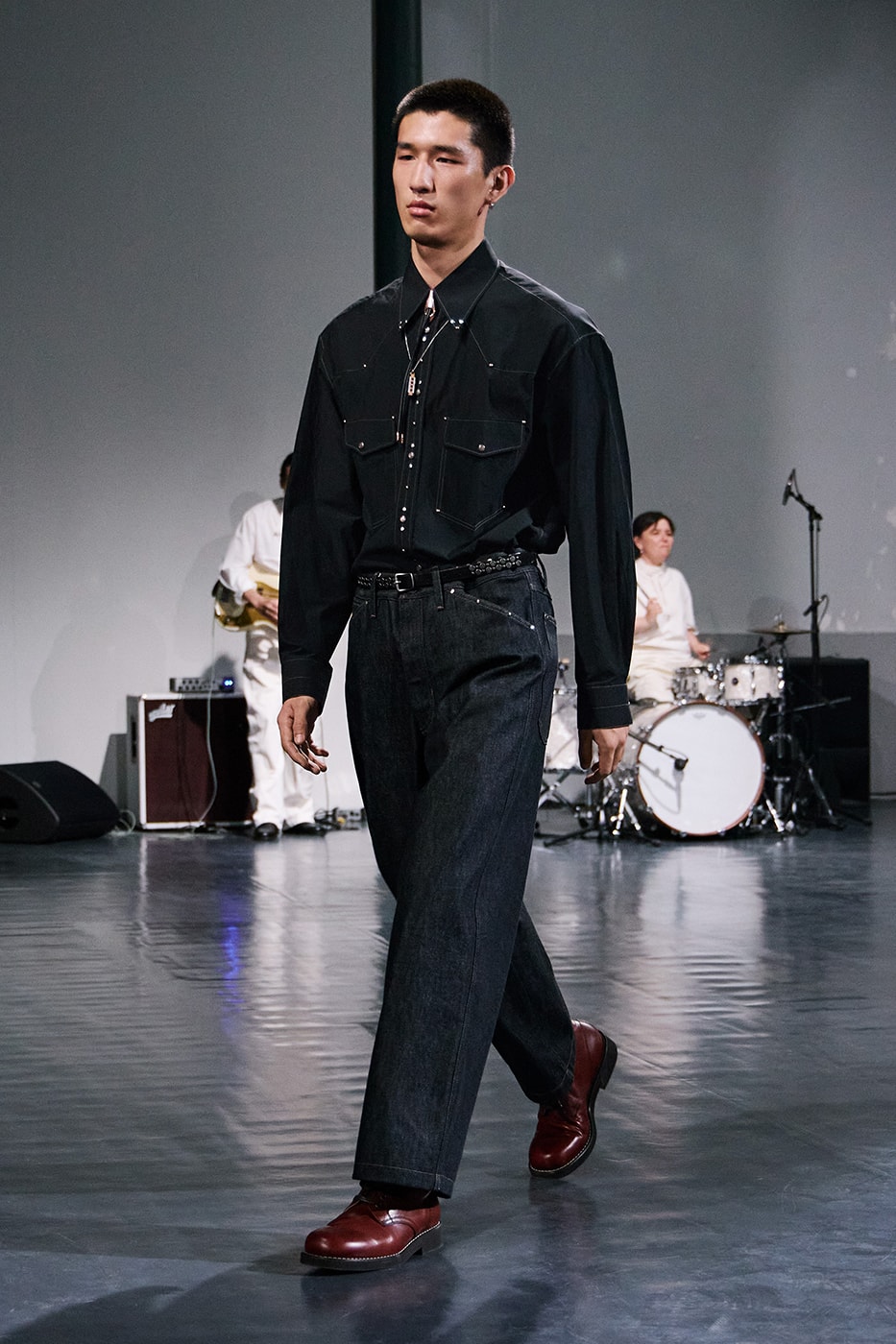 Lemaire SS26 Paris Fashion Week Collection eras of suiting leather jackets bolo ties bombers christophe lemaire sarah linh tran casual cool 