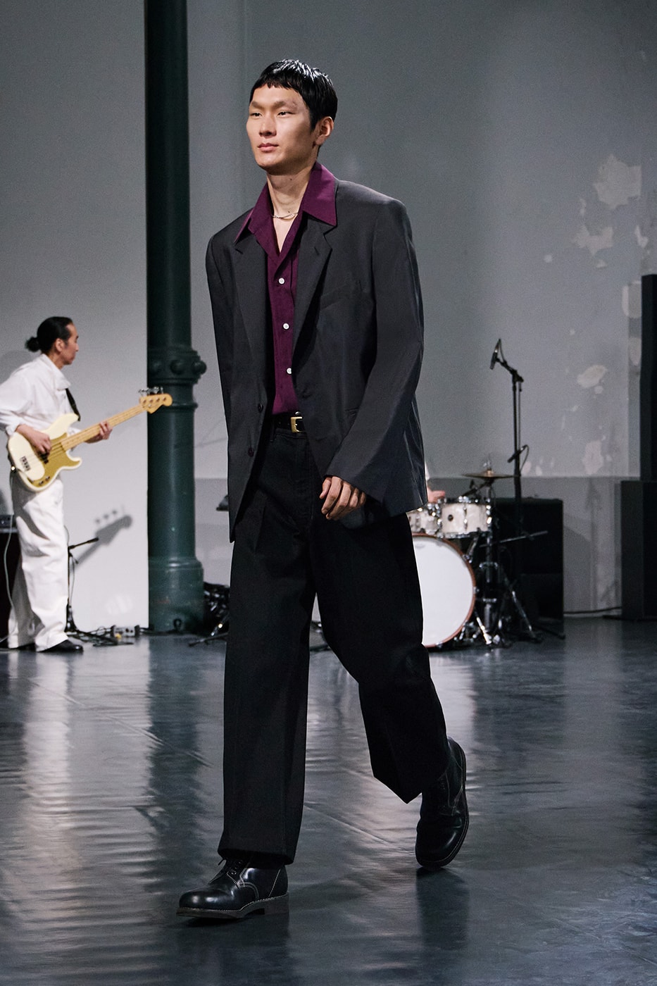 Lemaire SS26 Paris Fashion Week Collection eras of suiting leather jackets bolo ties bombers christophe lemaire sarah linh tran casual cool 