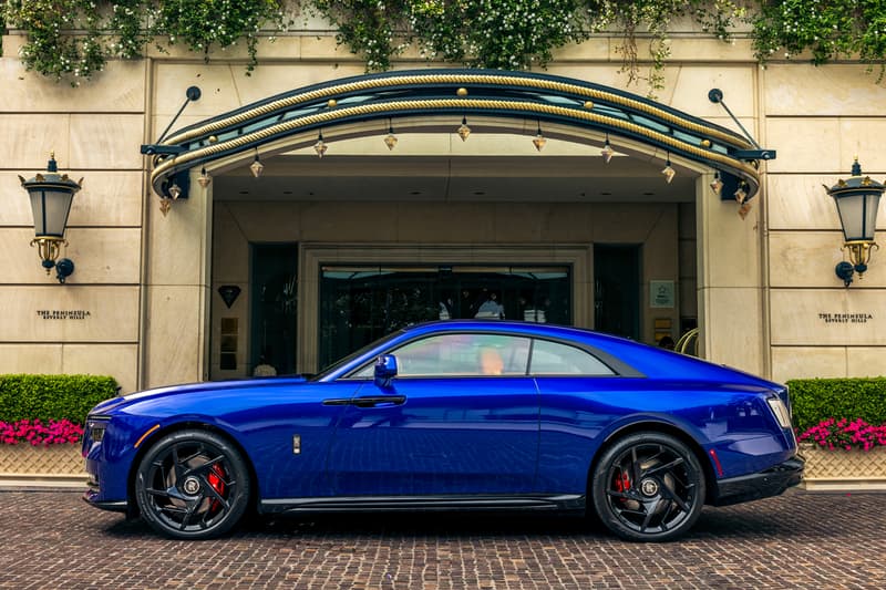 Rolls-Royce Black Badge Spectre Closer Look Photos Blue White Grey Ultra Luxury