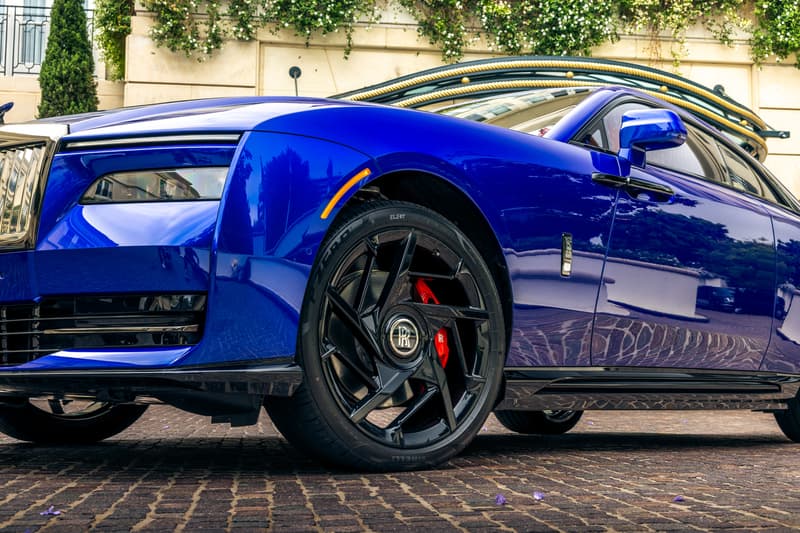 Rolls-Royce Black Badge Spectre Closer Look Photos Blue White Grey Ultra Luxury