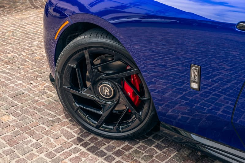 Rolls-Royce Black Badge Spectre Closer Look Photos Blue White Grey Ultra Luxury