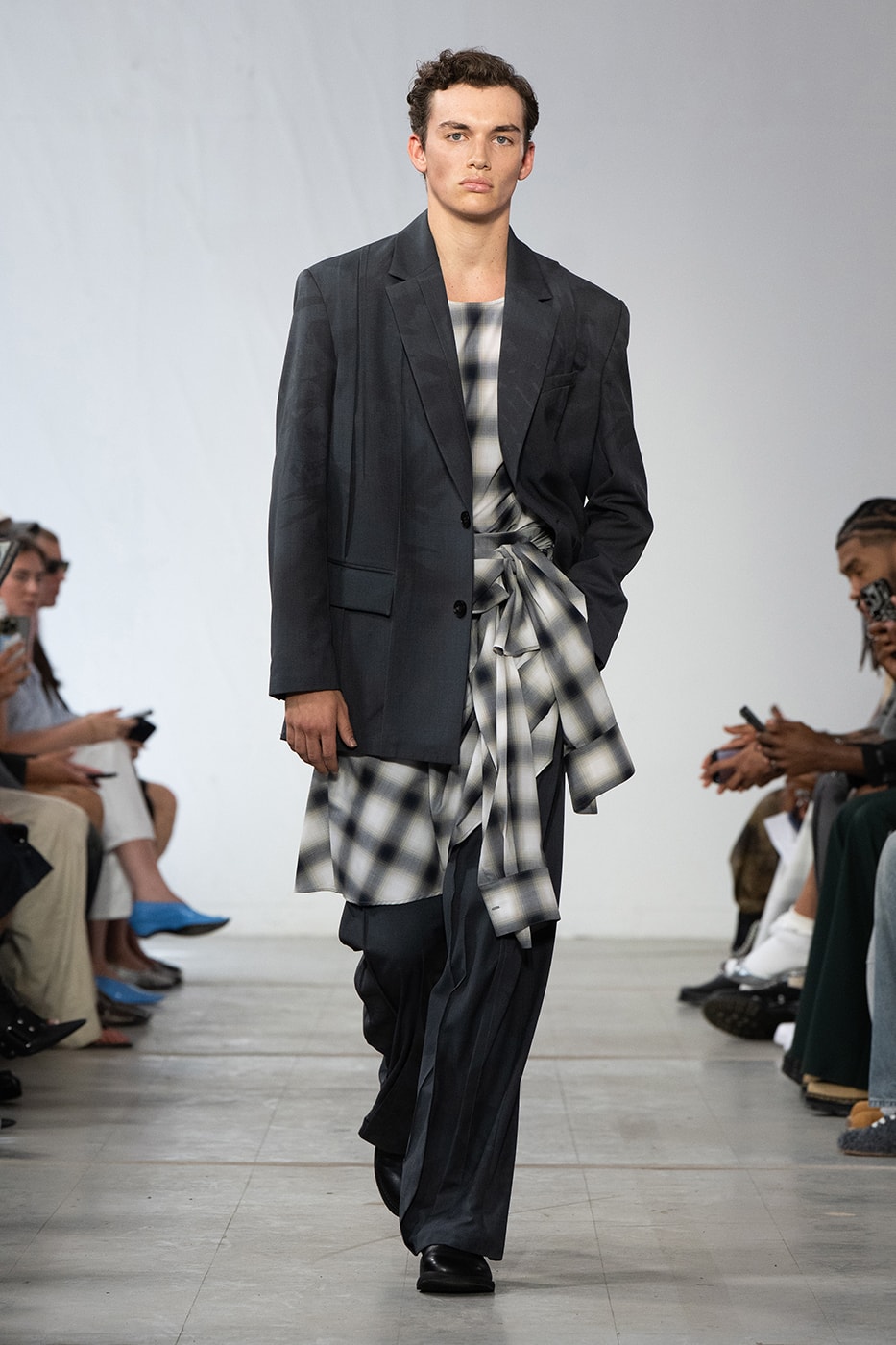 Feng Chen Wang SS26 Paris Fashion Week Collection converse collaboration russell westbrook runway model friends dyeing technique london based chinese designer