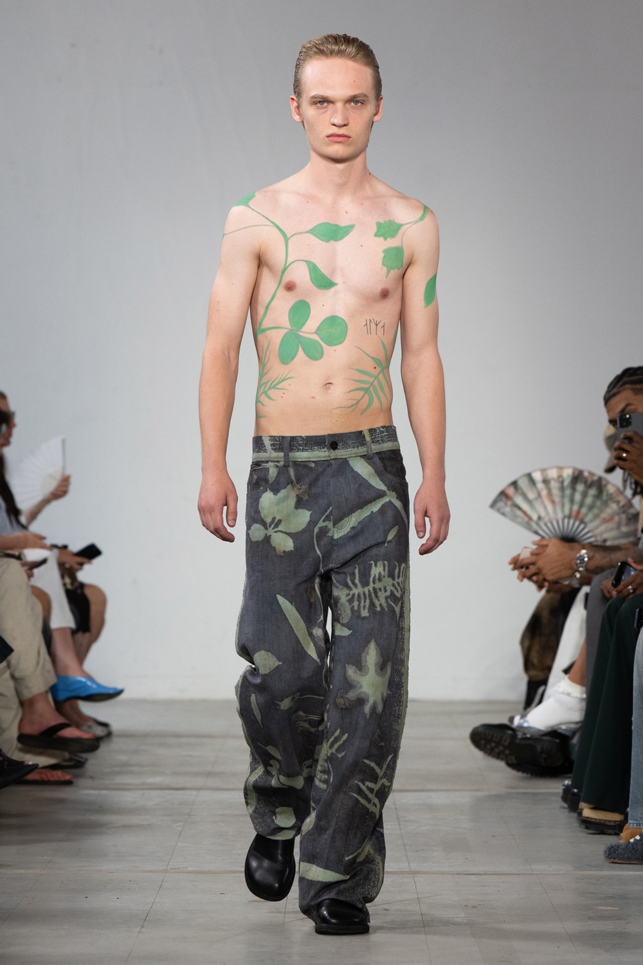 Feng Chen Wang SS26 Paris Fashion Week Collection converse collaboration russell westbrook runway model friends dyeing technique london based chinese designer