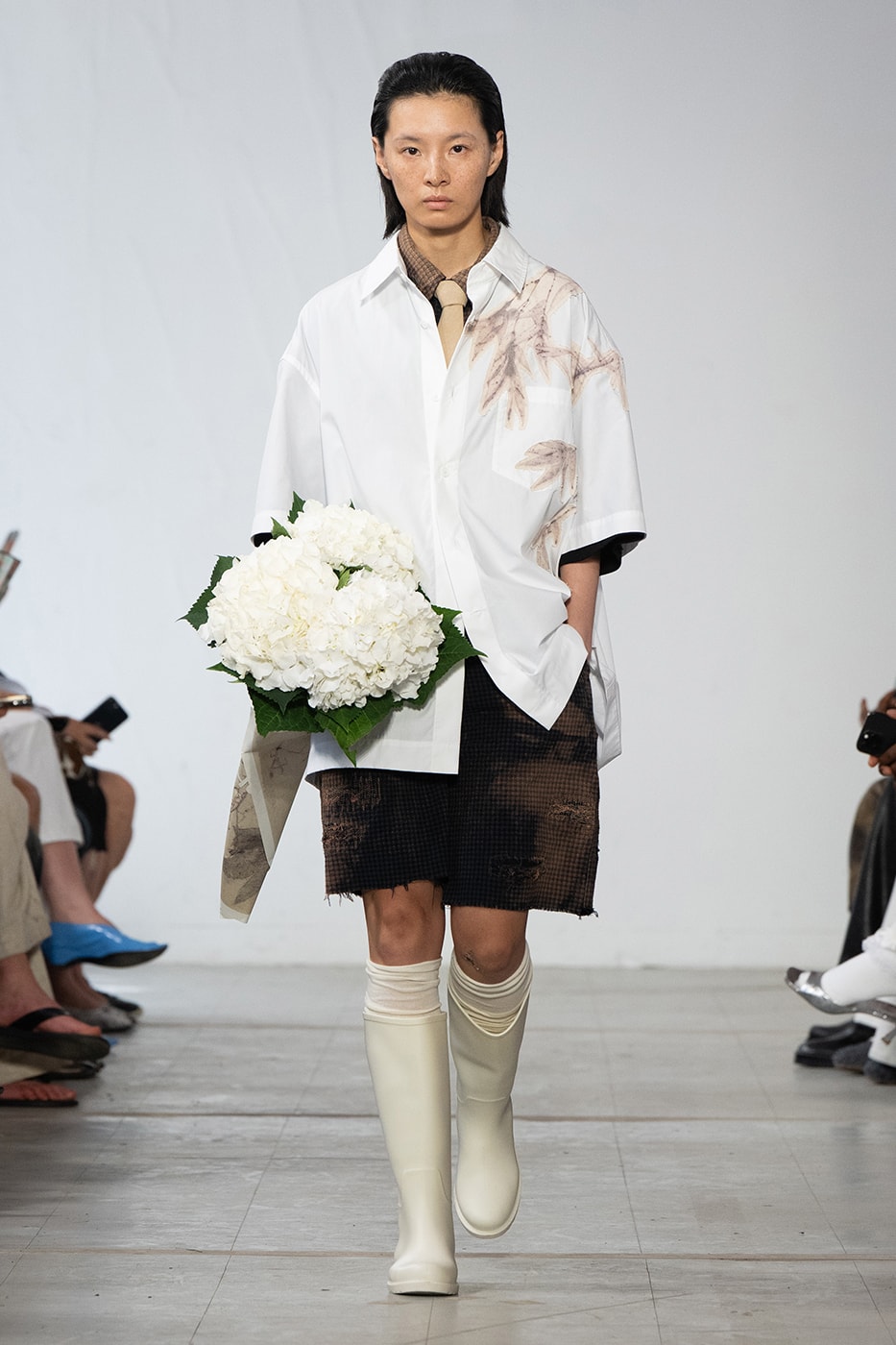 Feng Chen Wang SS26 Paris Fashion Week Collection converse collaboration russell westbrook runway model friends dyeing technique london based chinese designer