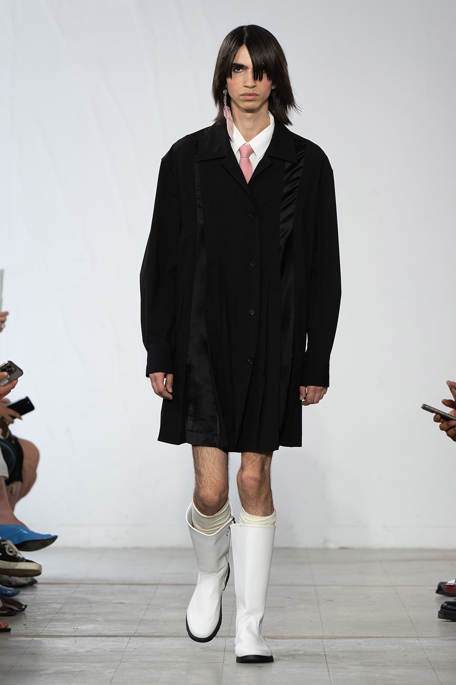 Feng Chen Wang SS26 Paris Fashion Week Collection converse collaboration russell westbrook runway model friends dyeing technique london based chinese designer