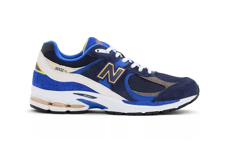 FC Porto x New Balance 2002R collaboration U2002RFP Official Look at the FC Porto x New Balance 2002R fall 2025