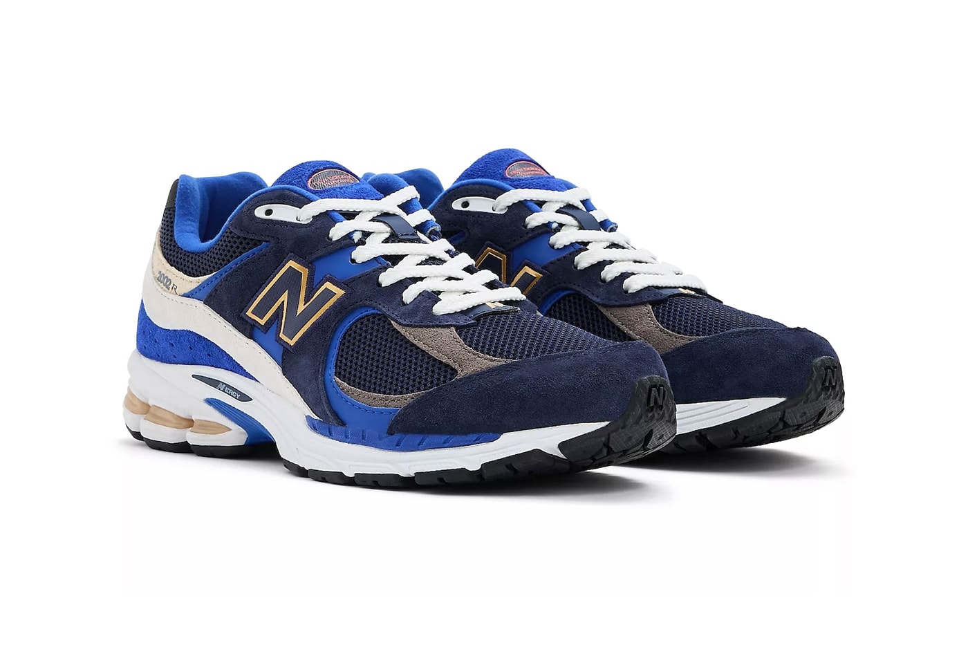 FC Porto x New Balance 2002R collaboration U2002RFP Official Look at the FC Porto x New Balance 2002R fall 2025