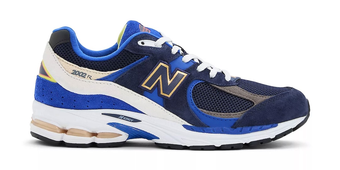 Official Look at the FC Porto x New Balance 2002R