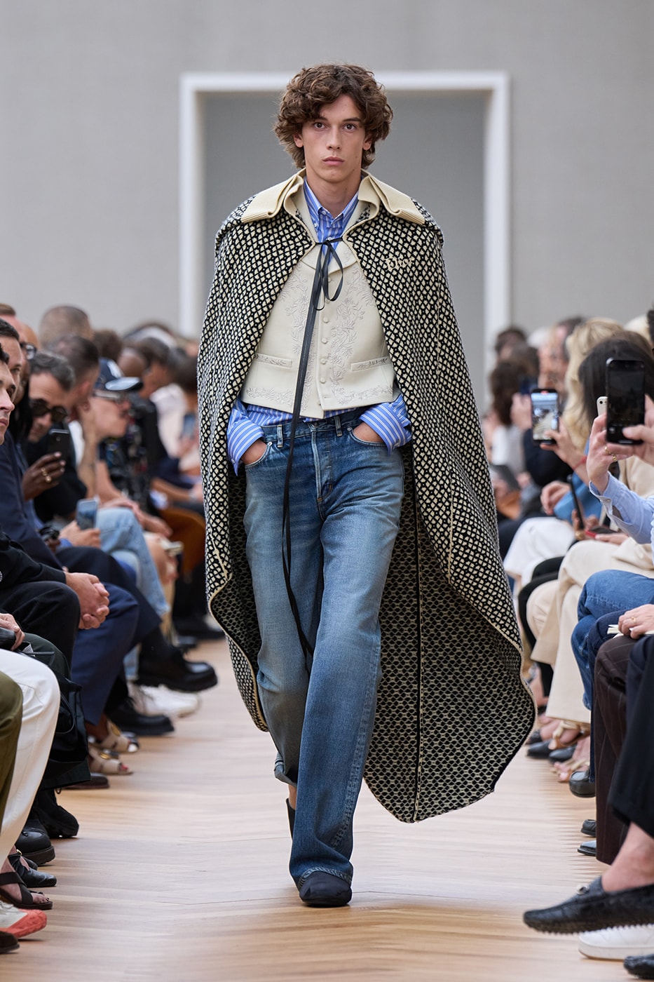 Jonathan Anderson Dior Debut SS26 Paris Fashion Week Collection lvmh kim jones menswear takeover creative director Jonathan Anderson Is Ready to Recode the House of Dior House of Dior With His Debut SS26 Men's Collection