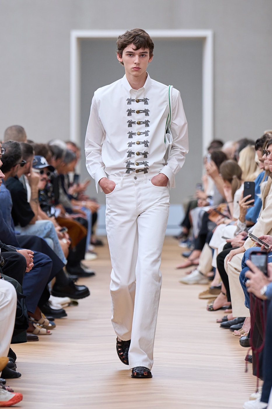 Jonathan Anderson Dior Debut SS26 Paris Fashion Week Collection lvmh kim jones menswear takeover creative director Jonathan Anderson Is Ready to Recode the House of Dior House of Dior With His Debut SS26 Men's Collection