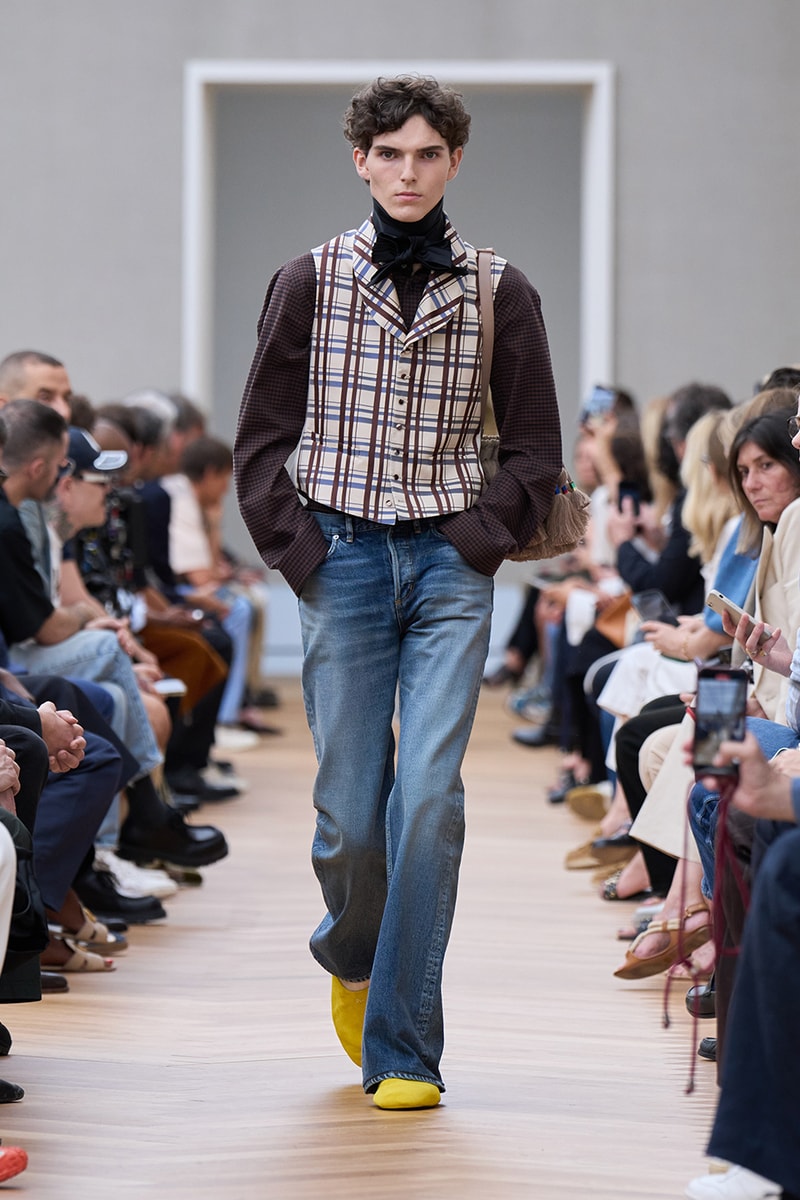 Jonathan Anderson Dior Debut SS26 Paris Fashion Week Collection lvmh kim jones menswear takeover creative director Jonathan Anderson Is Ready to Recode the House of Dior House of Dior With His Debut SS26 Men's Collection