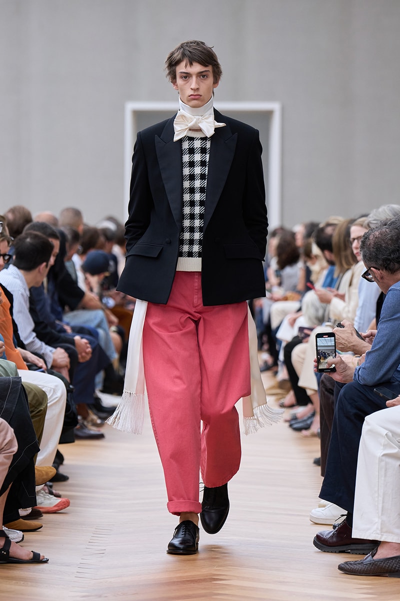 Jonathan Anderson Dior Debut SS26 Paris Fashion Week Collection lvmh kim jones menswear takeover creative director Jonathan Anderson Is Ready to Recode the House of Dior House of Dior With His Debut SS26 Men's Collection