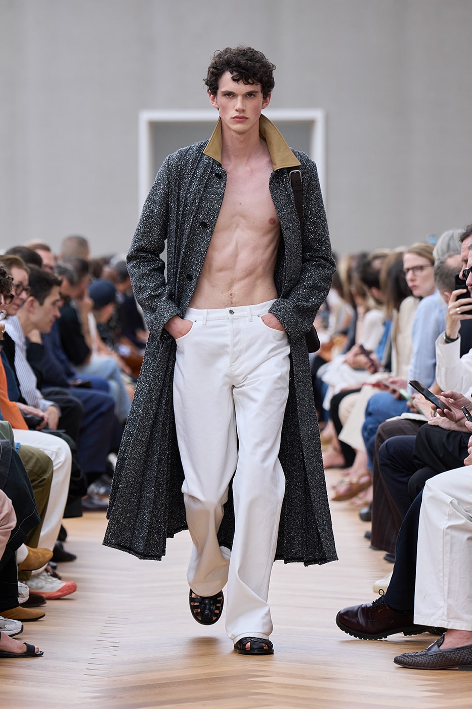 Jonathan Anderson Dior Debut SS26 Paris Fashion Week Collection lvmh kim jones menswear takeover creative director Jonathan Anderson Is Ready to Recode the House of Dior House of Dior With His Debut SS26 Men's Collection