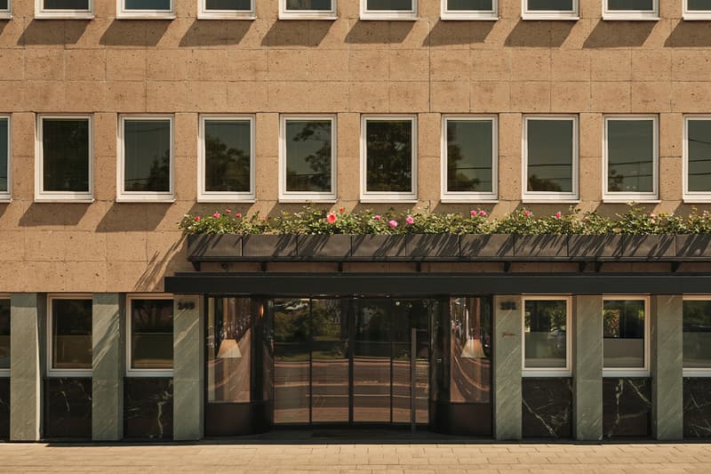 Thomas van den Valentyns Workspace Interior Design Info Cologne