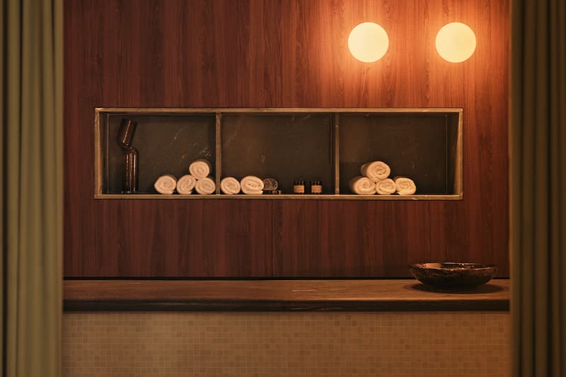 Thomas van den Valentyns Workspace Interior Design Info Cologne