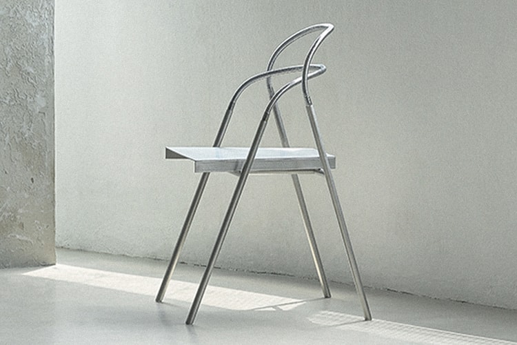 p(erson)al Reimagines the Gooseneck in Sculptural d-gc 1 Chair