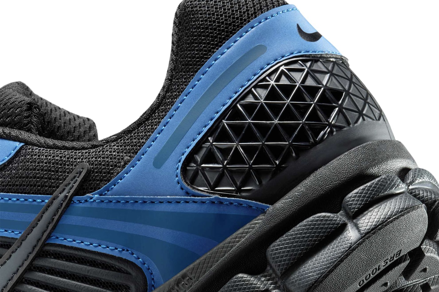 Nike Zoom Vomero 5 Court Blue HV6900-001 Release Info