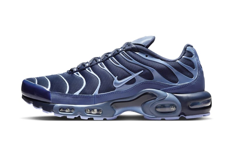 Official Look at the Nike Air Max Plus "Obsidian/Aluminum"