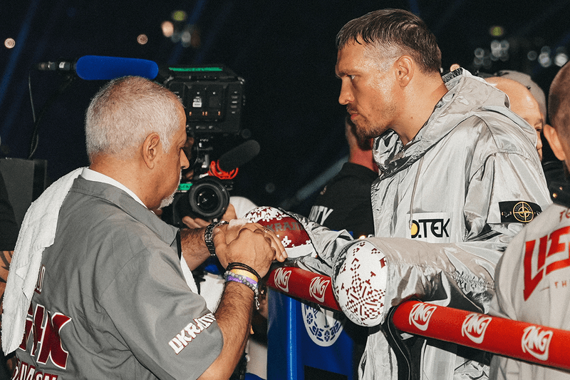 Entrevista com Oleksandr Usyk, tricampeão mundial incontestável de boxe, nocaute em Daniel Dubois no Estádio de Wembley, London