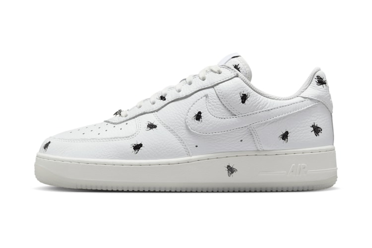 Houseflies Land on the Nike Air Force 1 Low