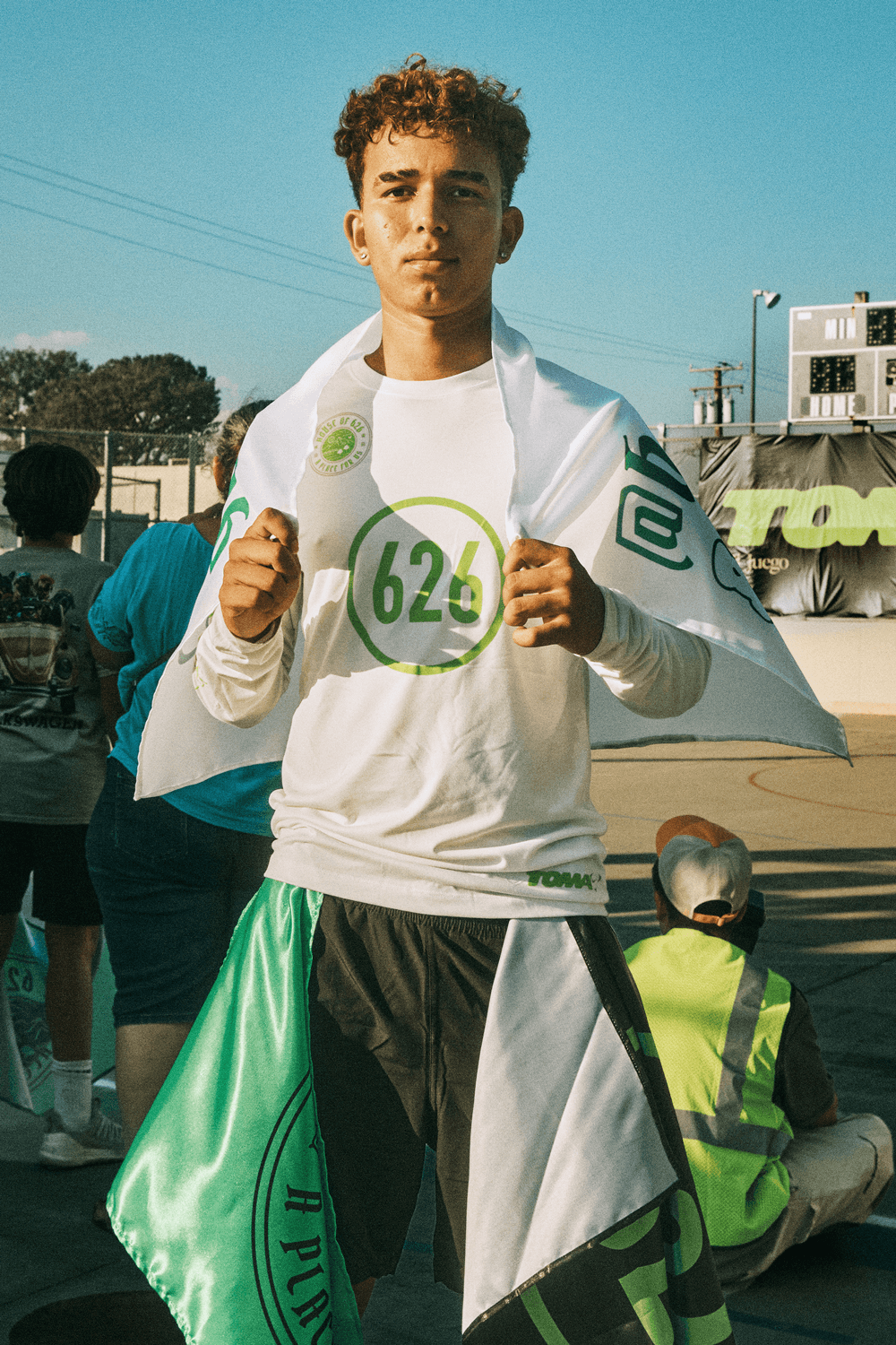 nike toma la toma el juego soccer futbol football street tournament championships games teams