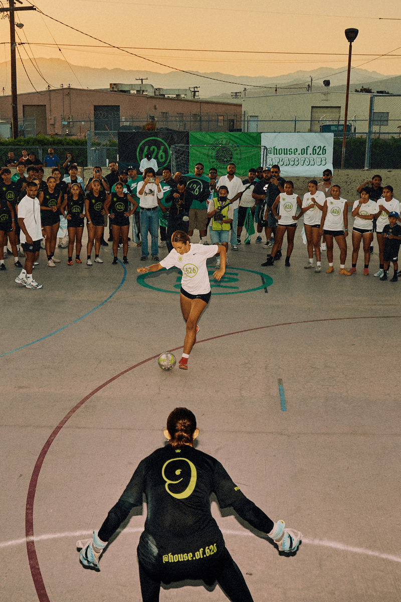 nike toma la toma el juego soccer futbol football street tournament championships games teams 