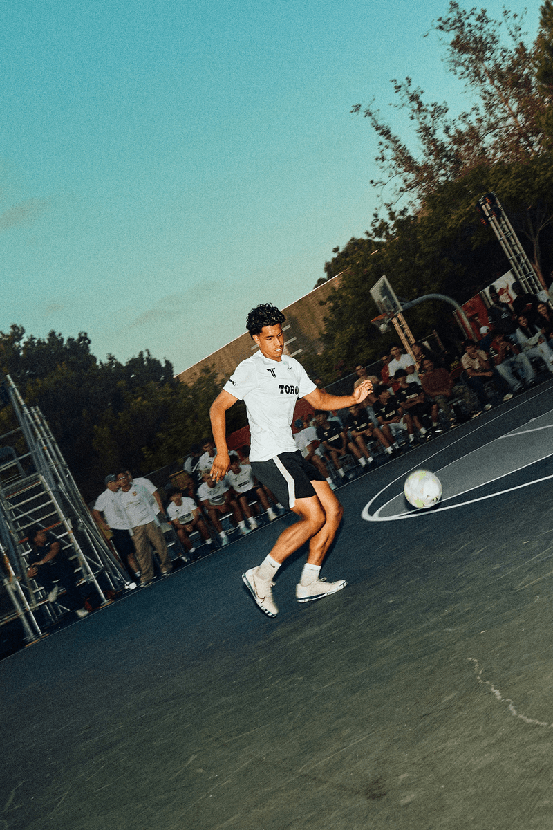 nike toma la toma el juego soccer futbol football street tournament championships games teams 