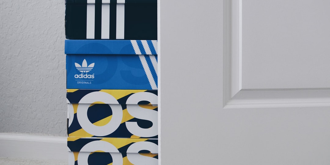 Adidas может повысить цены, поскольку тарифные расходы США увеличиваются на 230 миллионов долларов США