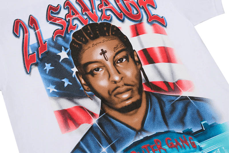 Estas são algumas das melhores camisetas de artistas disponíveis agora Bravado Universal Music Group Aminé Doechii Billie Eilish Kendrick Lamar SZA Rolling Stones KITH Slipknot Tupac Shakur 2Pac Dear Mama band tees merch music festivals Bon Iver Blink 182 Bad Bunny Ice Spice Playboi Carti The Rolling Stones KITH The Weeknd PSG