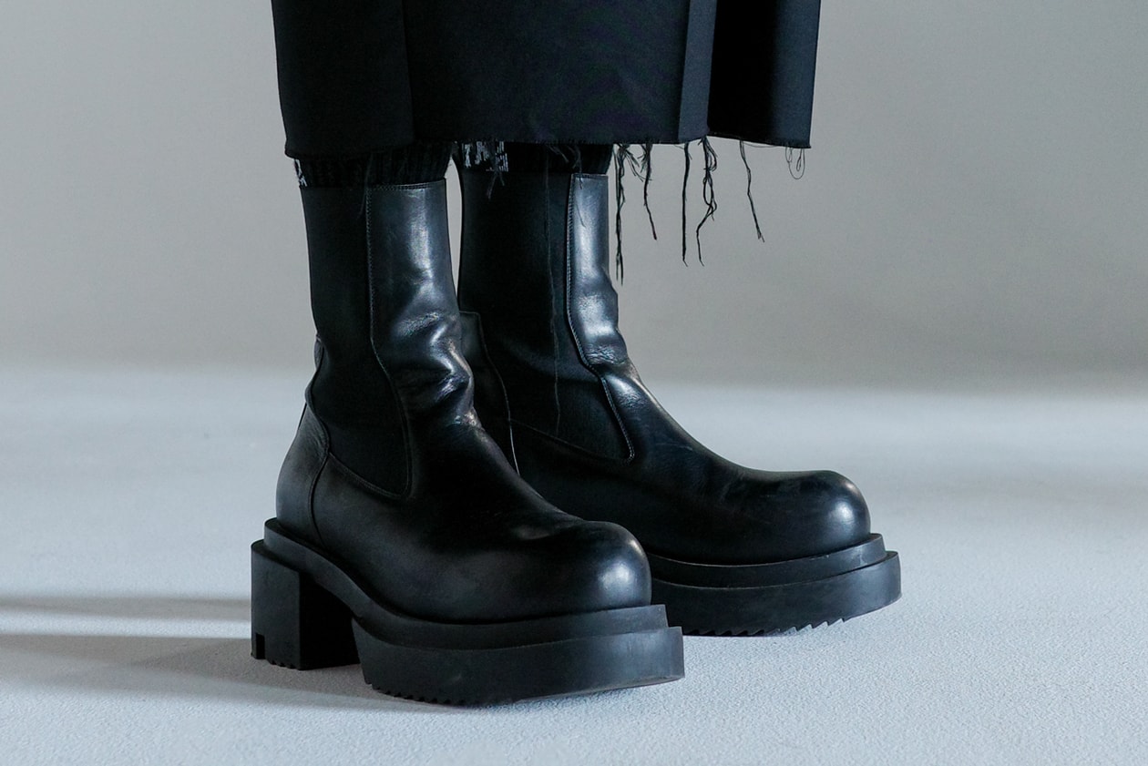 Editors’ Picks: Our Favorite Shoes of 2025 (So Far) ROMBAUT PUMA Levitation Medic Green Rick Owens Beatle Bogun FENTY PUMA Avanti Team Royal Creamy Vanilla Salomon XT-Whisper White Lunar Rock Nike Shox R4 Metallic Silver Picante Red JJJJound ASICS GEL-QUANTUM 360 I AMP adidas Evo SL Cloud White Royal Blue New Balance 1906R Year of the Snake FENTY PUMA Cat Cleat Jelly Pumpkin Pie Willy Chavarria Allen Edmonds Jalisco