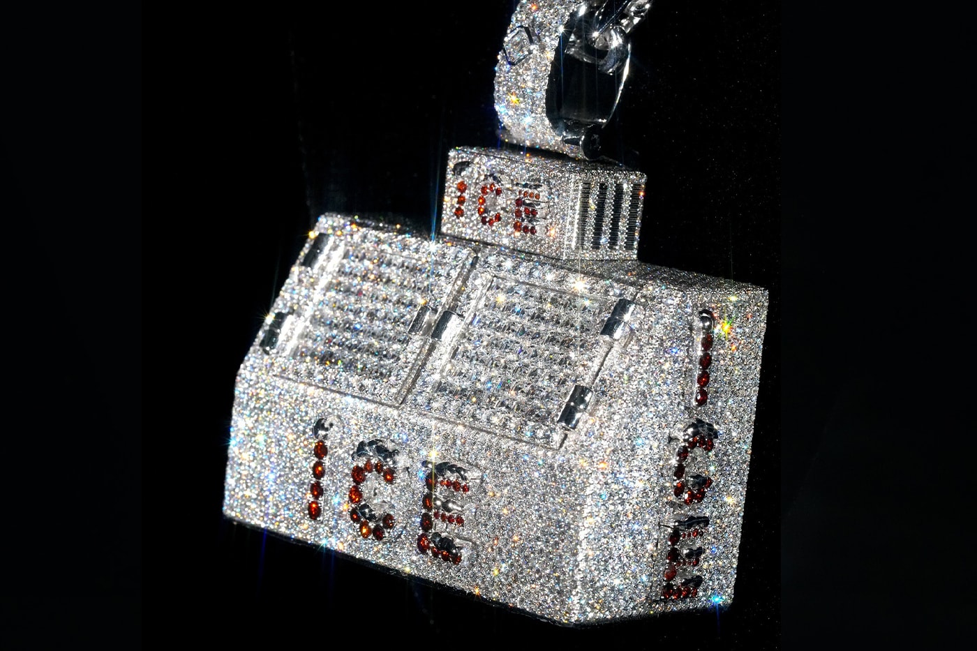 Eric the Jeweler Puts the "Ice" in Drake's New 'ICEMAN' Chain rapper the boy 6god toronto canadian rapper livestream