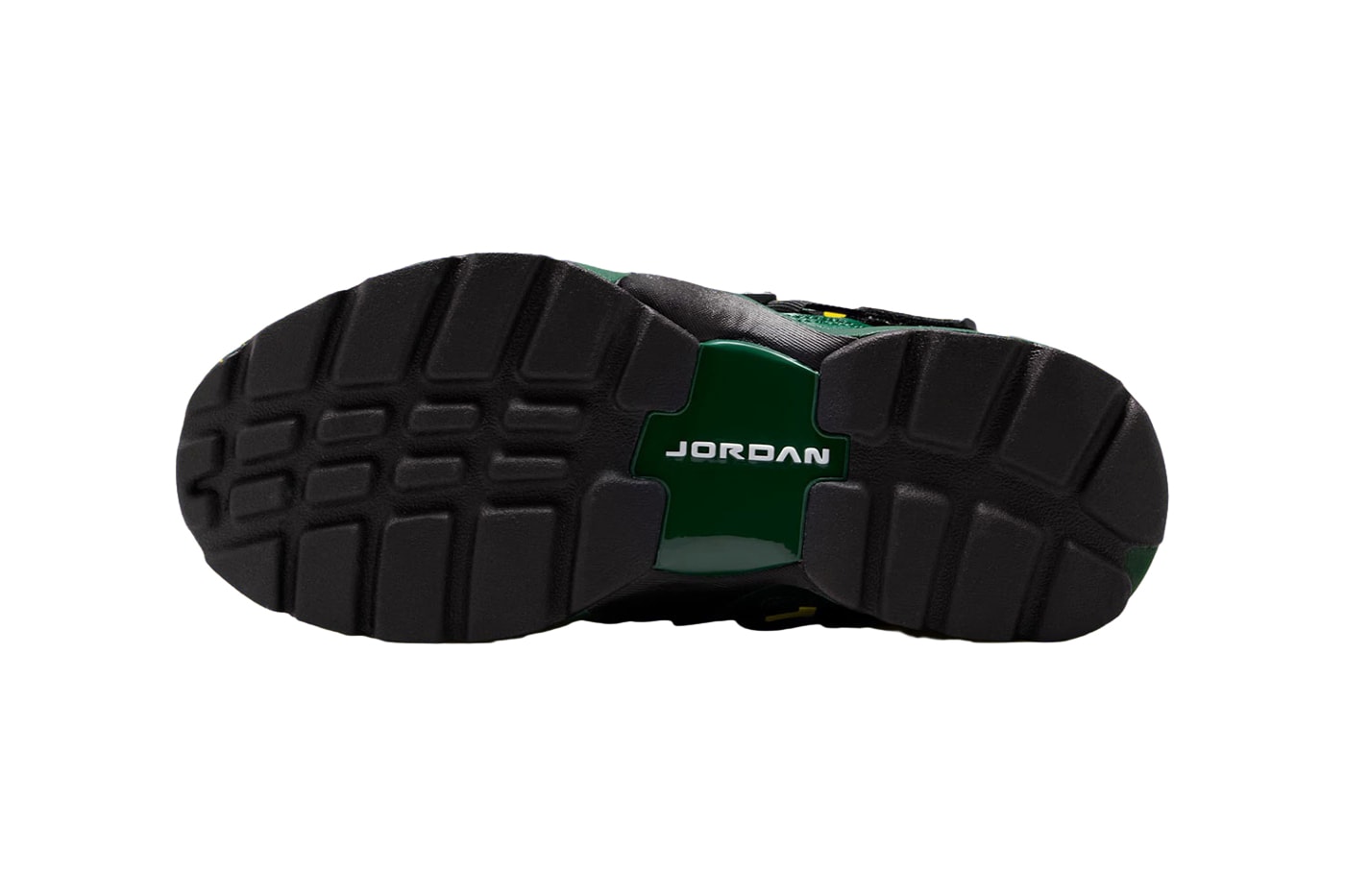 Official Look at the Jordan Trunner LX "Fir" Fir/White-Reflective Silver-Black HQ2164-300