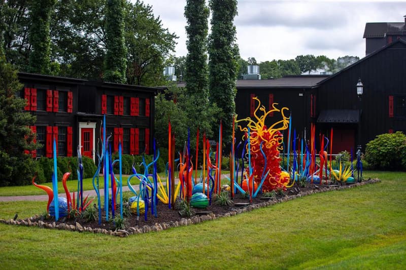 dale chihuly makers mark star hill farm bardstown kentucky installations artworks exhibitions contemporary art