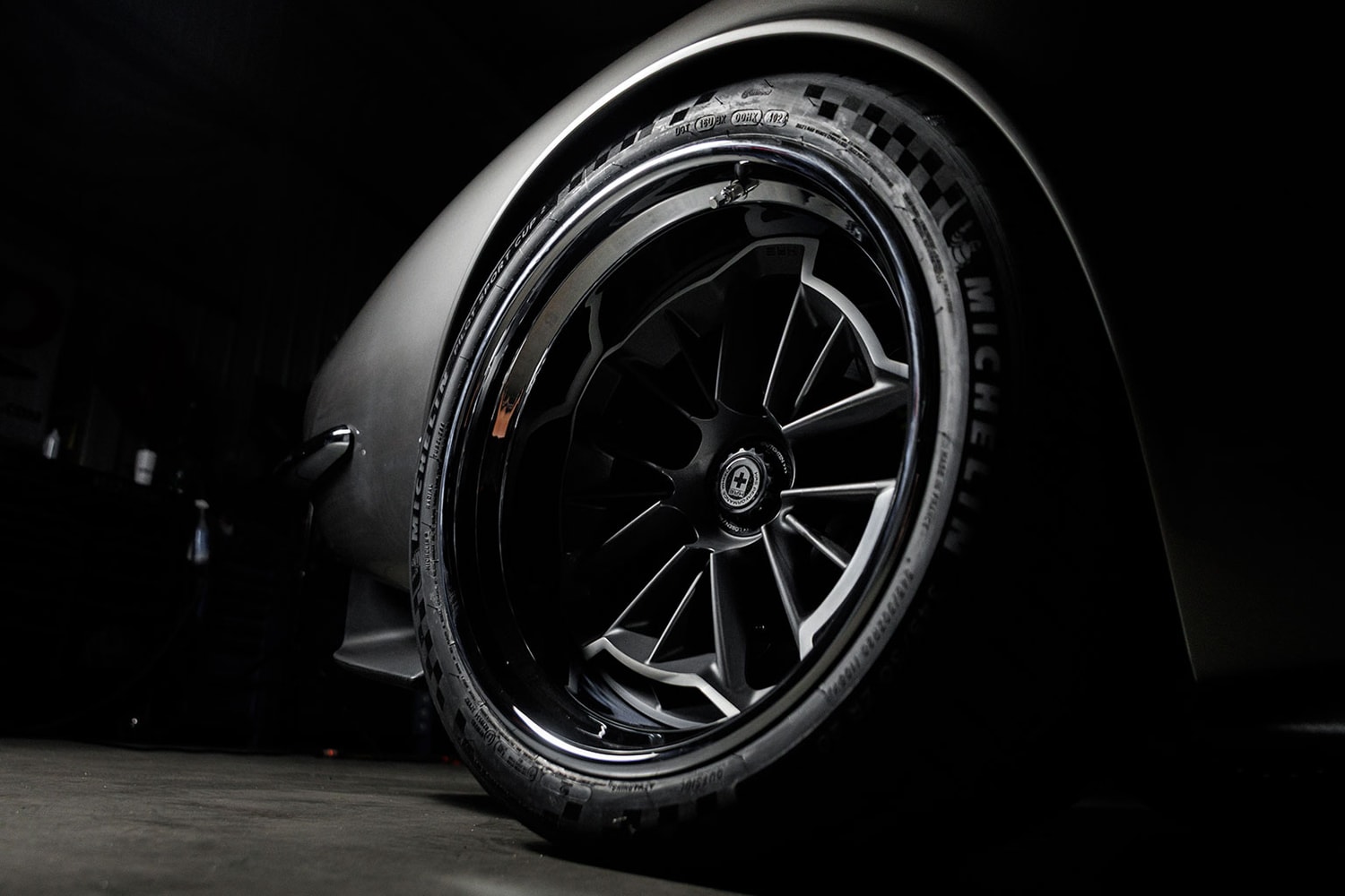 Ringbrothers 805 HP Aston Martin DBS Octavia Release Info