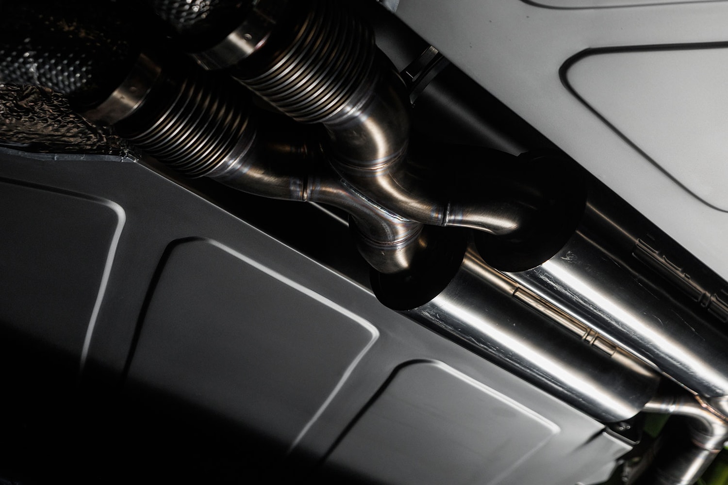 Ringbrothers 805 HP Aston Martin DBS Octavia Release Info