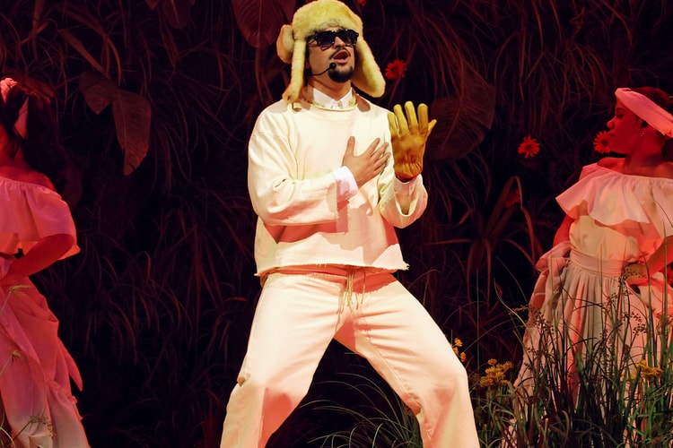 Bad Bunny Delivers Beachy New Visuals For "WELTiTA"