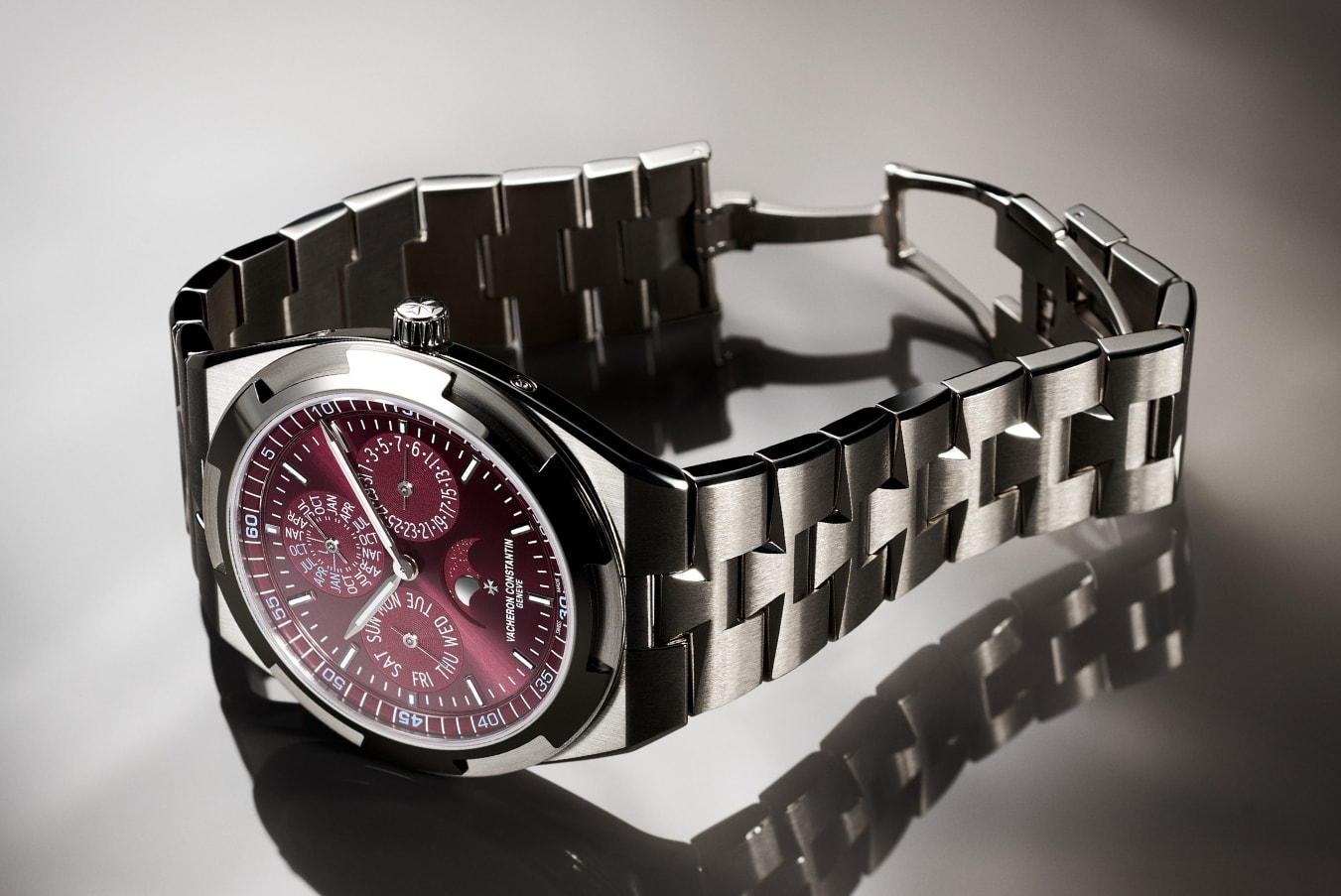 Vacheron Constantin Overseas Perpetual Calendar Ultra-Thin Release Info Ref pink gold  18k white gold burgundy dial 4300V/220R-H144  4300V/220G-H151 