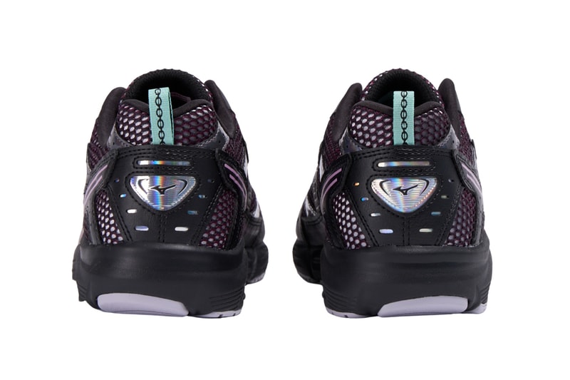 Mizuno MXR "Space Lights" Pack Release Info Black/Black/Valerian D1GA256101 Silver/Silver/Nimbus Cloud  D1GA255301