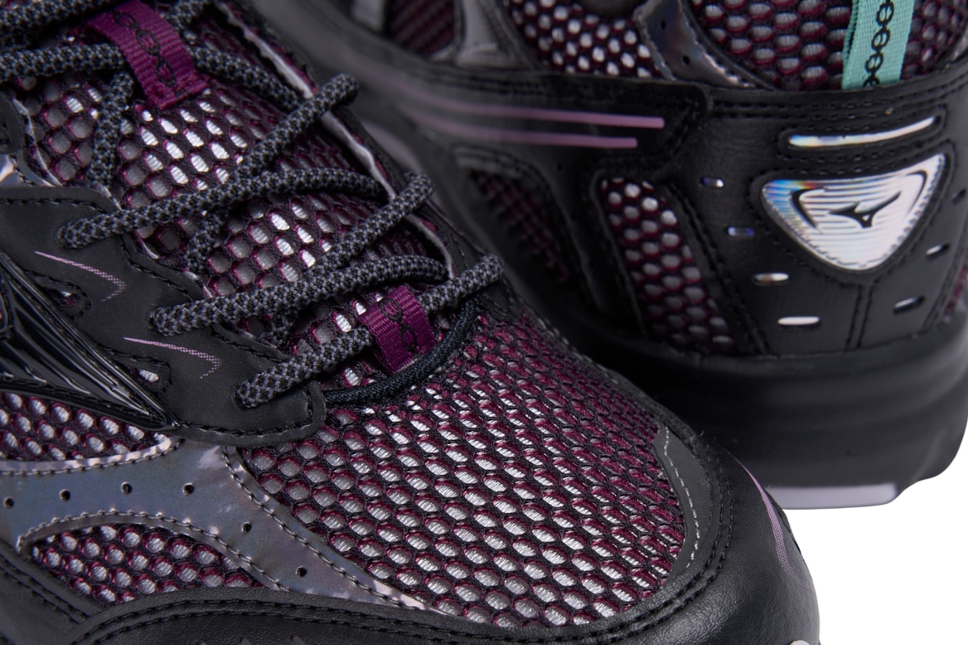 Mizuno MXR "Space Lights" Pack Release Info Black/Black/Valerian D1GA256101 Silver/Silver/Nimbus Cloud  D1GA255301